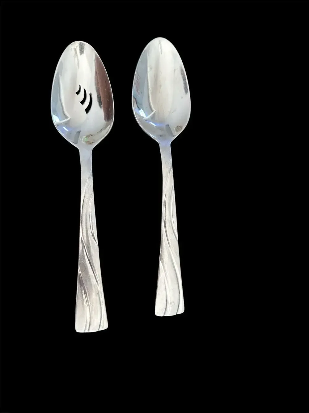 2 pc ONEIDA WINDANCE Frosted Glossy Vertical Serving Spoons Set Pierced & Solid